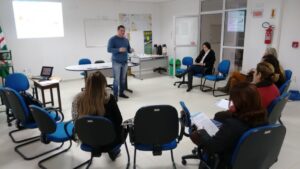 Read more about the article FORTALECIMENTO DA ÁREA E PERÍODO ELEITORAL SÃO TEMAS DA REUNIÃO DO COLEGIADO REGIONAL DE COMUNICAÇÃO DA AMEOSC