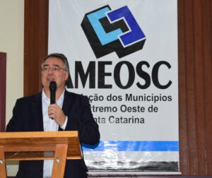 Read more about the article GOVERNADOR APRESENTA SEGUNDA ETAPA DO FUNDAM AOS PREFEITOS DA REGIÃO DA AMEOSC