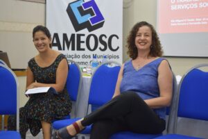 Read more about the article AMEOSC realiza curso sobre trabalhos com grupos nos serviços socioassistenciais