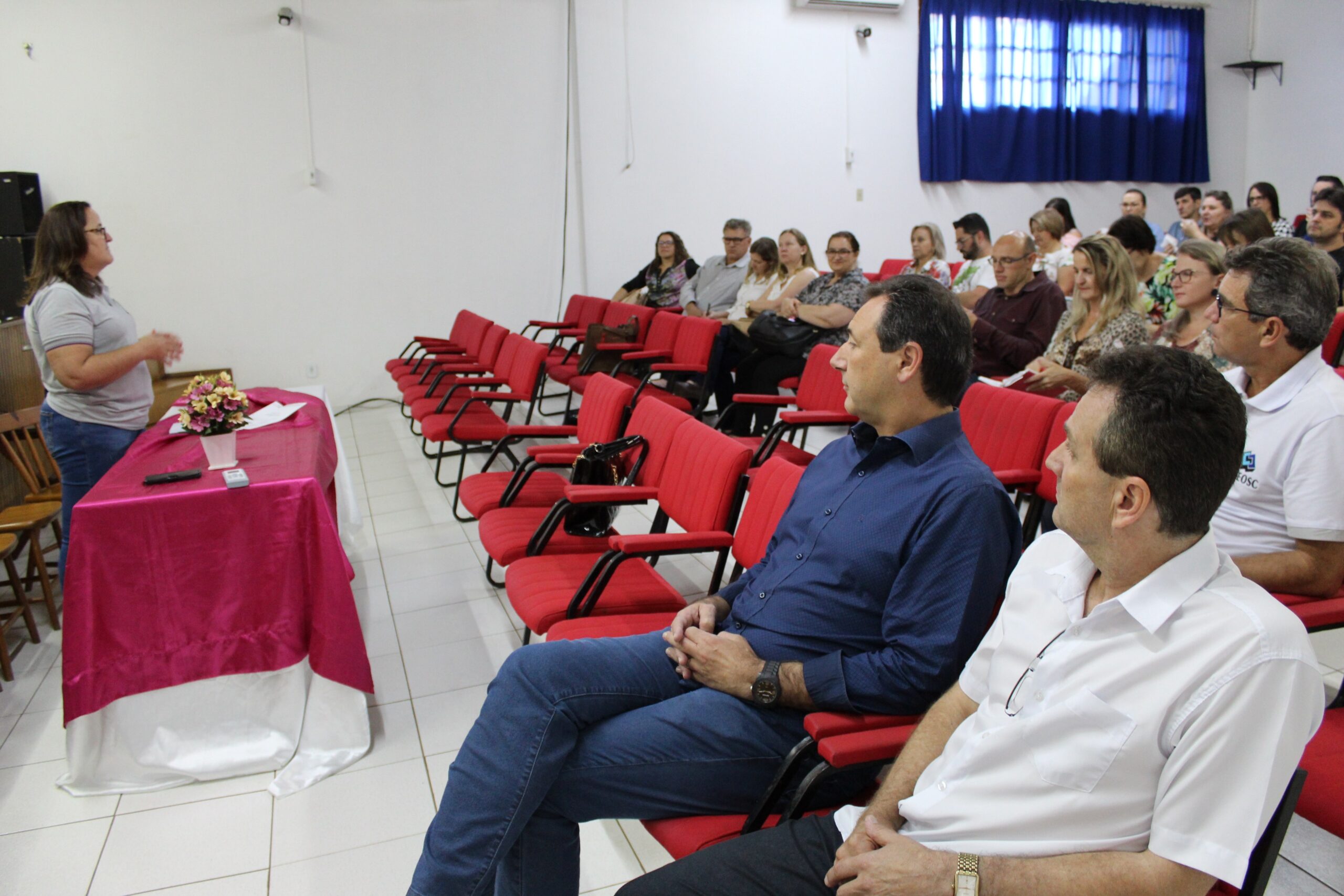 You are currently viewing Mondaí sedia reunião do Colegiado de Secretários de Educação da AMEOSC