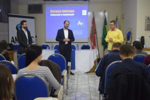 Read more about the article AMEOSC promove curso sobre elaboração e implantação de normas internas