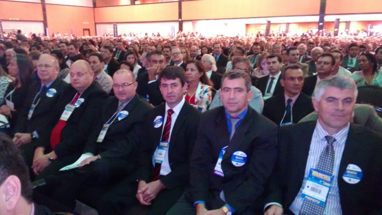 You are currently viewing Prefeitos da Região da AMEOSC participam da XVIII Marcha a Brasília em Defesa dos Municípios