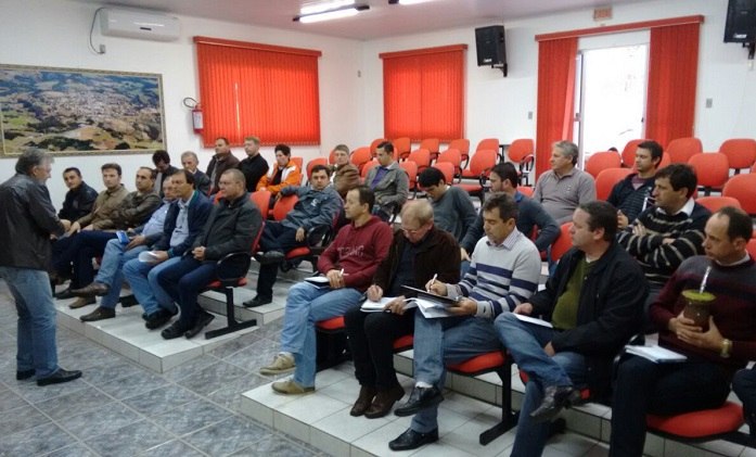 You are currently viewing Município de Bandeirante Sedia reunião do Colegiado de Agricultura da AMEOSC