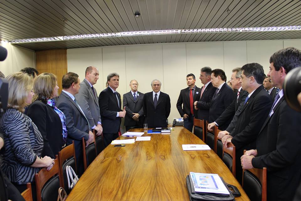 You are currently viewing Presidente da AMEOSC, comissão de Prefeitos do Oeste de Santa Catarina participam de audiência com o Vice-Presidente Michel Temer