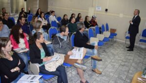 Read more about the article CURSO SOBRE O E-SOCIAL REUNE SERVIDORES NA AMEOSC