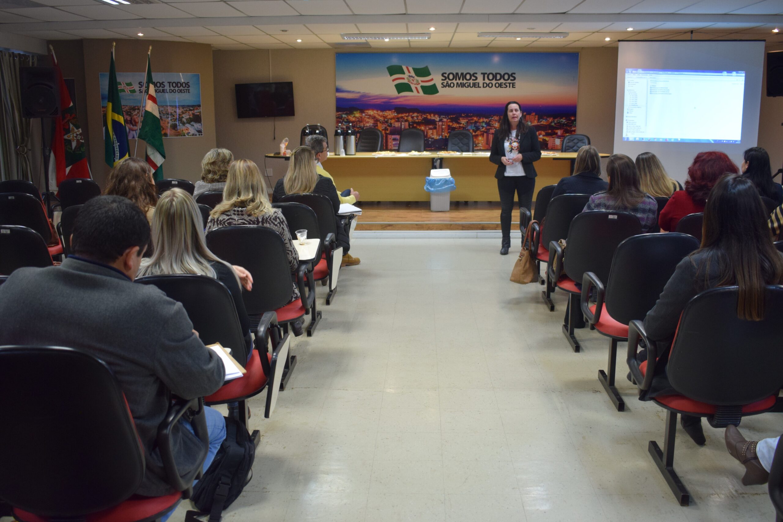 You are currently viewing Reunião do Colegiado de Assistência Social da AMEOSC