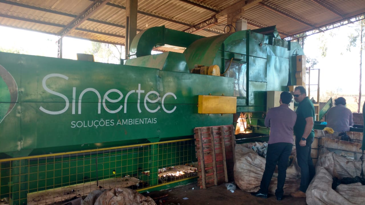 You are currently viewing Comitiva da AMEOSC realiza visita técnica a Usina de Resíduos Sólidos no Paraná