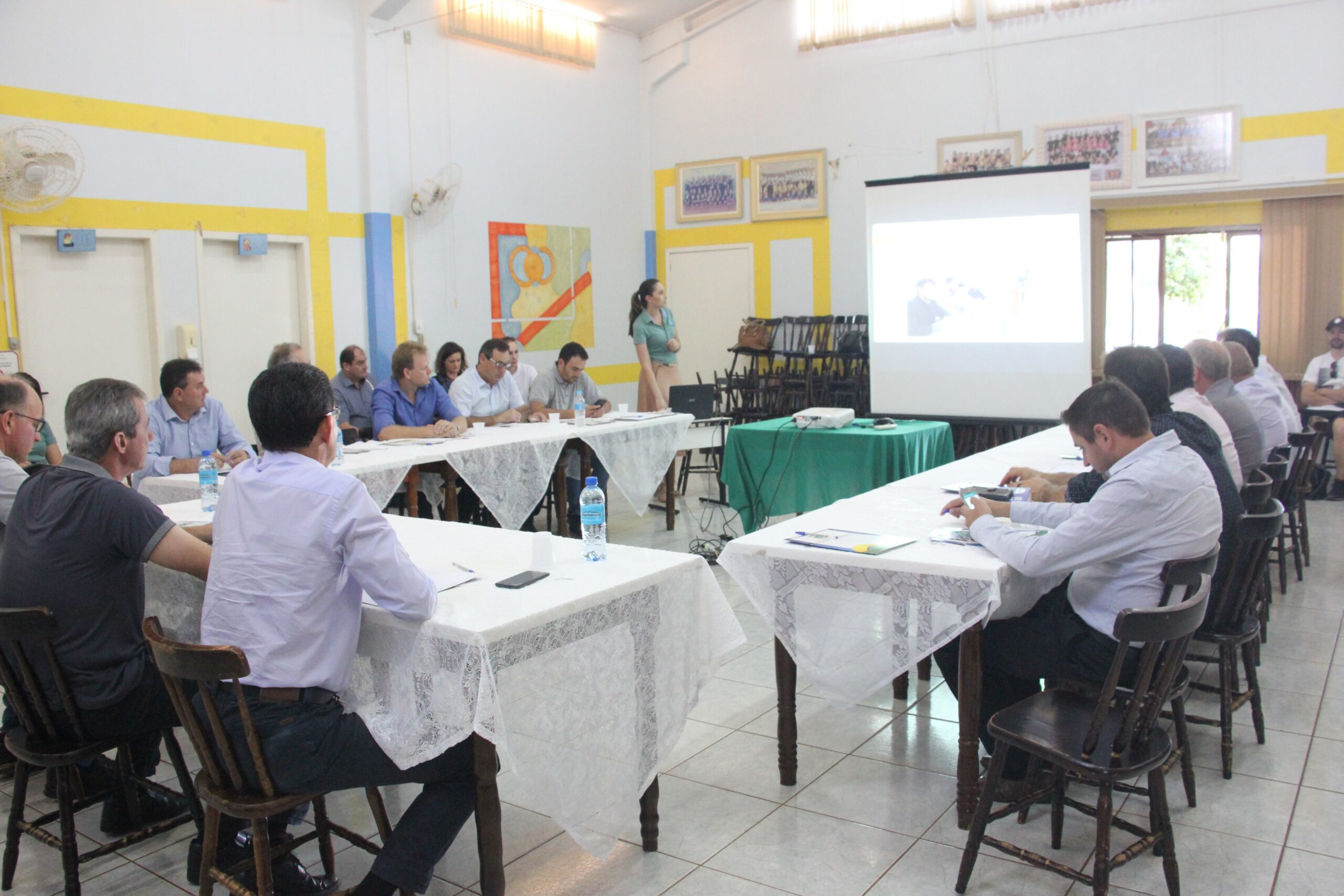 You are currently viewing Prefeitos da região da Ameosc se reúnem em assembleia em Belmonte