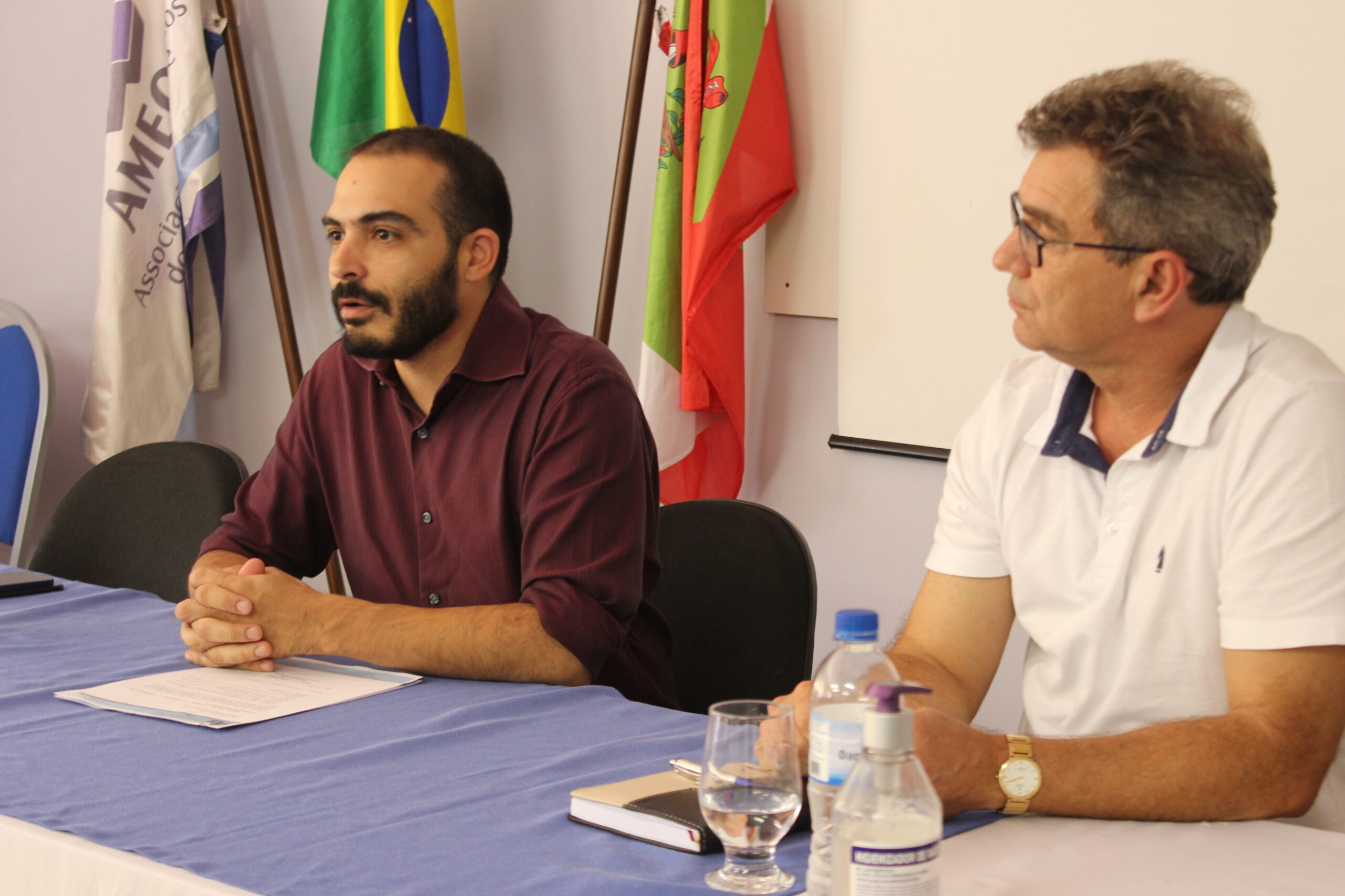 You are currently viewing Jornalista Upiara Boschi palestra para assessores de comunicação das prefeituras da região da Ameosc