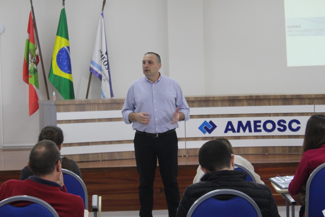 You are currently viewing Ameosc realiza capacitação em eSocial, EFD REINF e DCTF Web