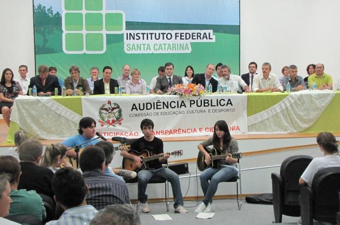 You are currently viewing Audiência pública debate expansão da UFFS no Extremo Oeste