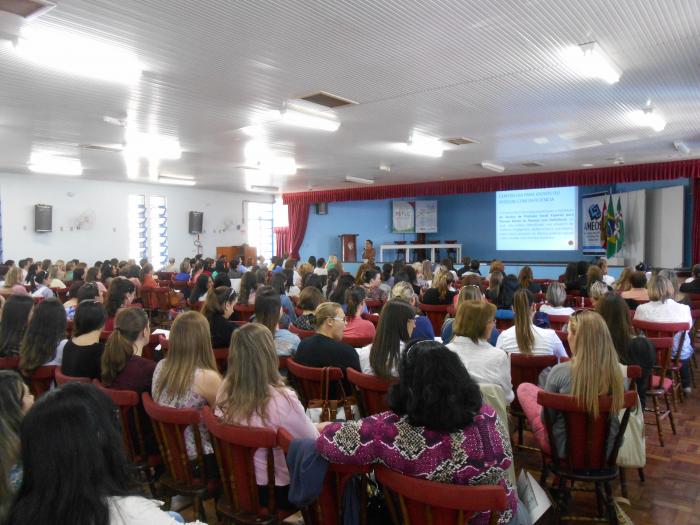 You are currently viewing Ministério Público de Santa Catarina, Ameosc, Fecam e Governo do Estado e FCEE promovem encontro técnico de formação no Atendimento Especializado