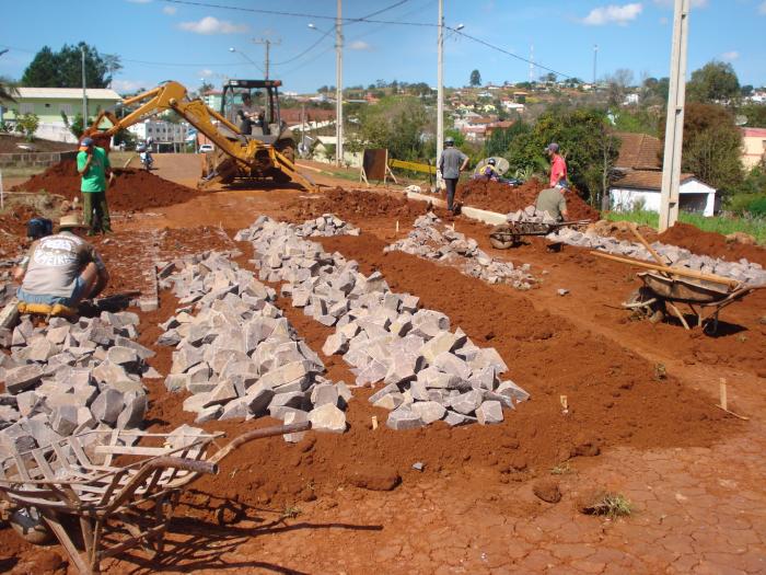 You are currently viewing Prefeitura de Iporã do Oeste realiza obras no município