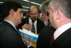 Read more about the article Prefeito de Guaraciaba entrega relatório do tornando ao Presidente Lula