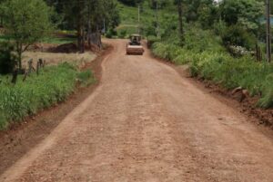 Read more about the article Transportes e obras prioriza recuperação de estradas em São João do Oeste