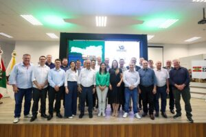 Read more about the article Ameosc sedia encontro do governador Jorginho Mello com prefeitos do Extremo Oeste Catarinense